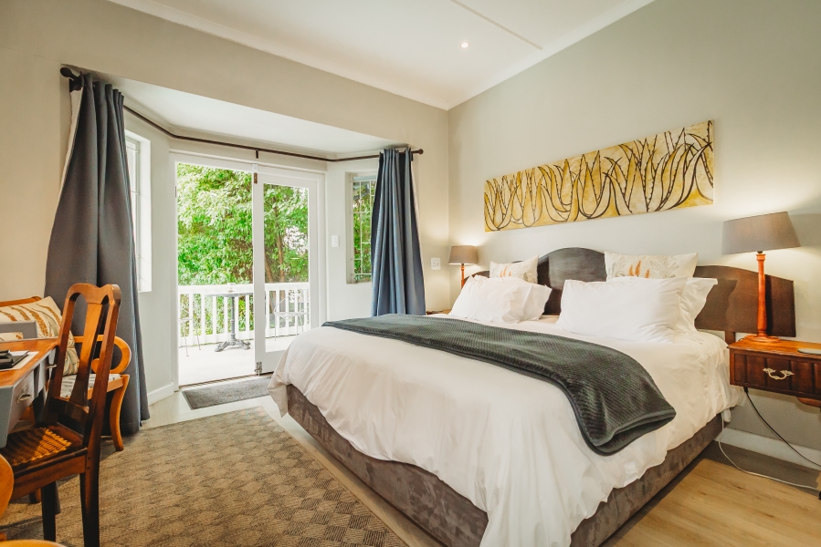 6 Bedroom Property for Sale in Heatherlands Western Cape